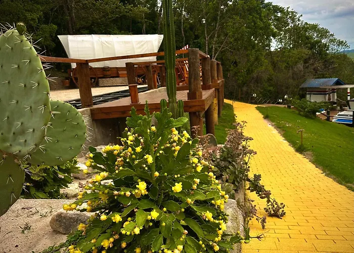 Carroca Arizona, Vila Magica